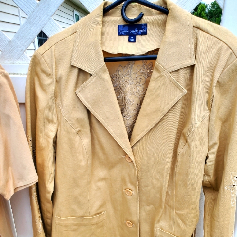 2️⃣piece jacket & shirt💛
